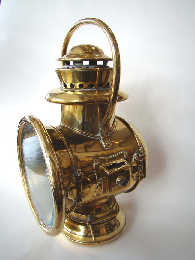 A rare early 20th century brass driving lantern made by C.T.Hamm of Rochester, N.Y., circa 1908 — image 3